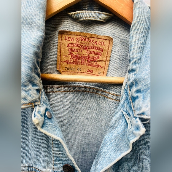Levi's washed denim jacket - Picture 6 of 8